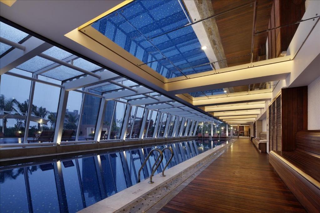 Sovereign Hotel Zhanjiang Eksteriør billede
