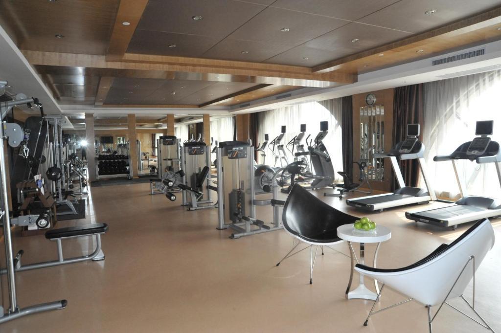 Sovereign Hotel Zhanjiang Eksteriør billede