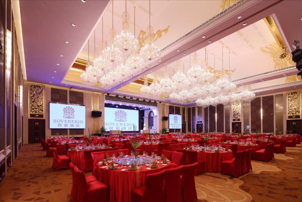 Sovereign Hotel Zhanjiang Eksteriør billede