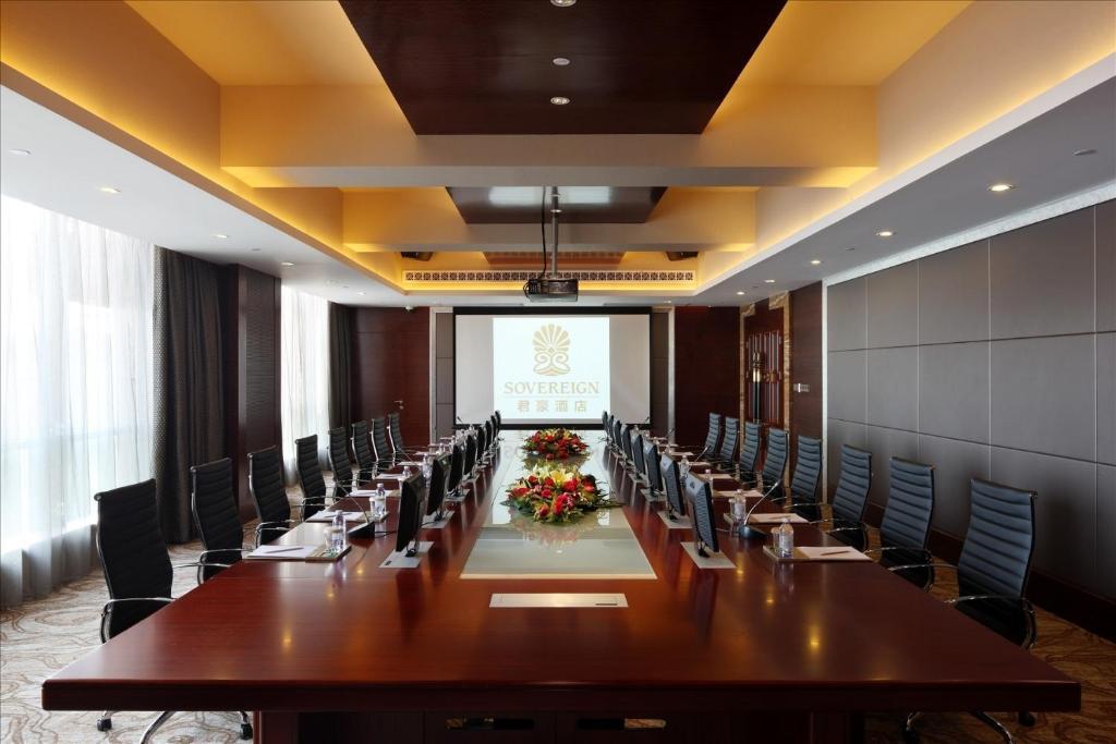 Sovereign Hotel Zhanjiang Eksteriør billede