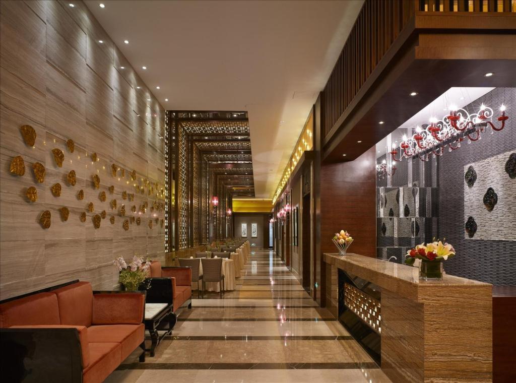 Sovereign Hotel Zhanjiang Eksteriør billede