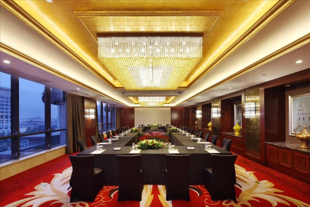Sovereign Hotel Zhanjiang Eksteriør billede