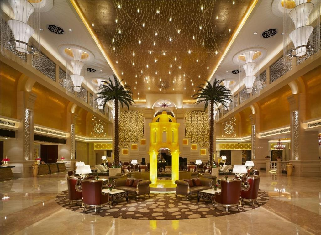 Sovereign Hotel Zhanjiang Eksteriør billede